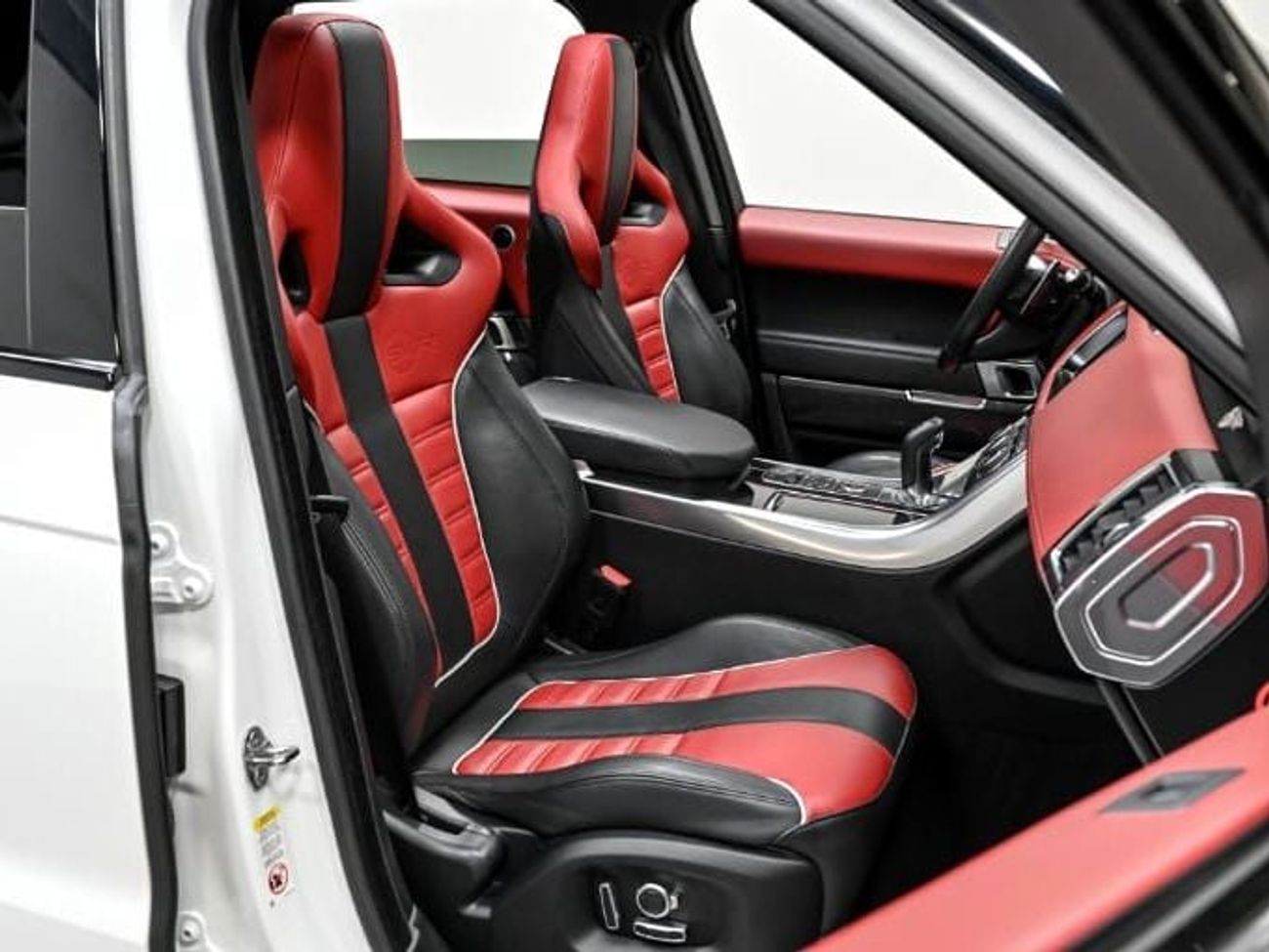 Land Rover Range Rover Sport SVR 5.0L (575 HP) 4WD