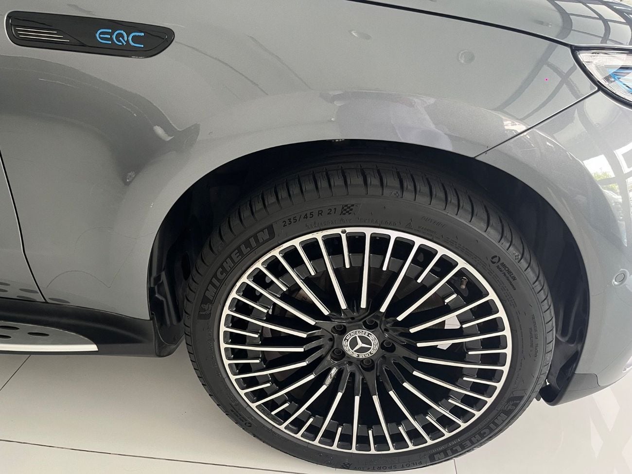 مرسيدس بنز EQC 400 PREMIUM
