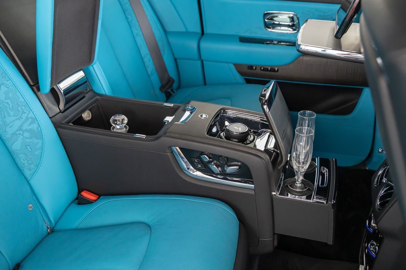 Rolls Royce Cullinan ROLLS-ROYCE CULLINAN | WARRANTY AVAILABLE PITSTOP 360AGMC | SILVER BADGE | BESPOKE TURQUOISE LEATHER