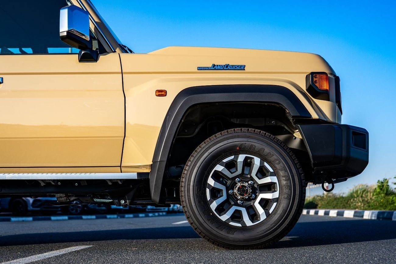 Toyota Land Cruiser Pick Up  Toyota LC79  4.0l Double Cabin