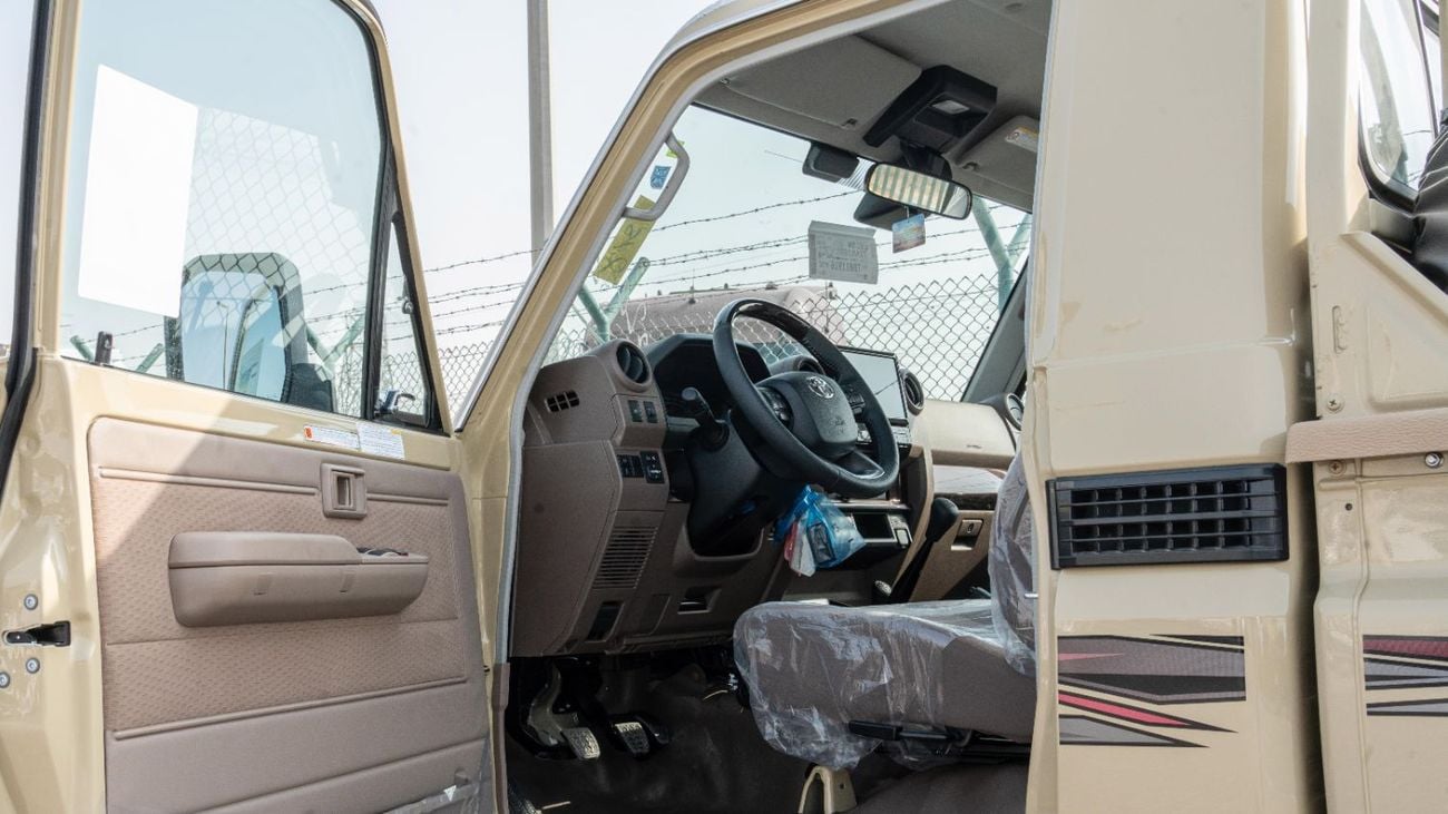تويوتا لاند كروزر بيك آب LC79 LX 2026 Toyota Land Cruiser LC79 2.8L MT Diesel (Beige-Brown)