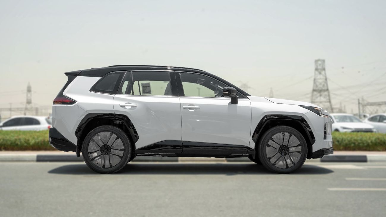 تويوتا راف ٤ 2026 Toyota Rav4 XSE 2.5L AT Hybrid (White-Black)
