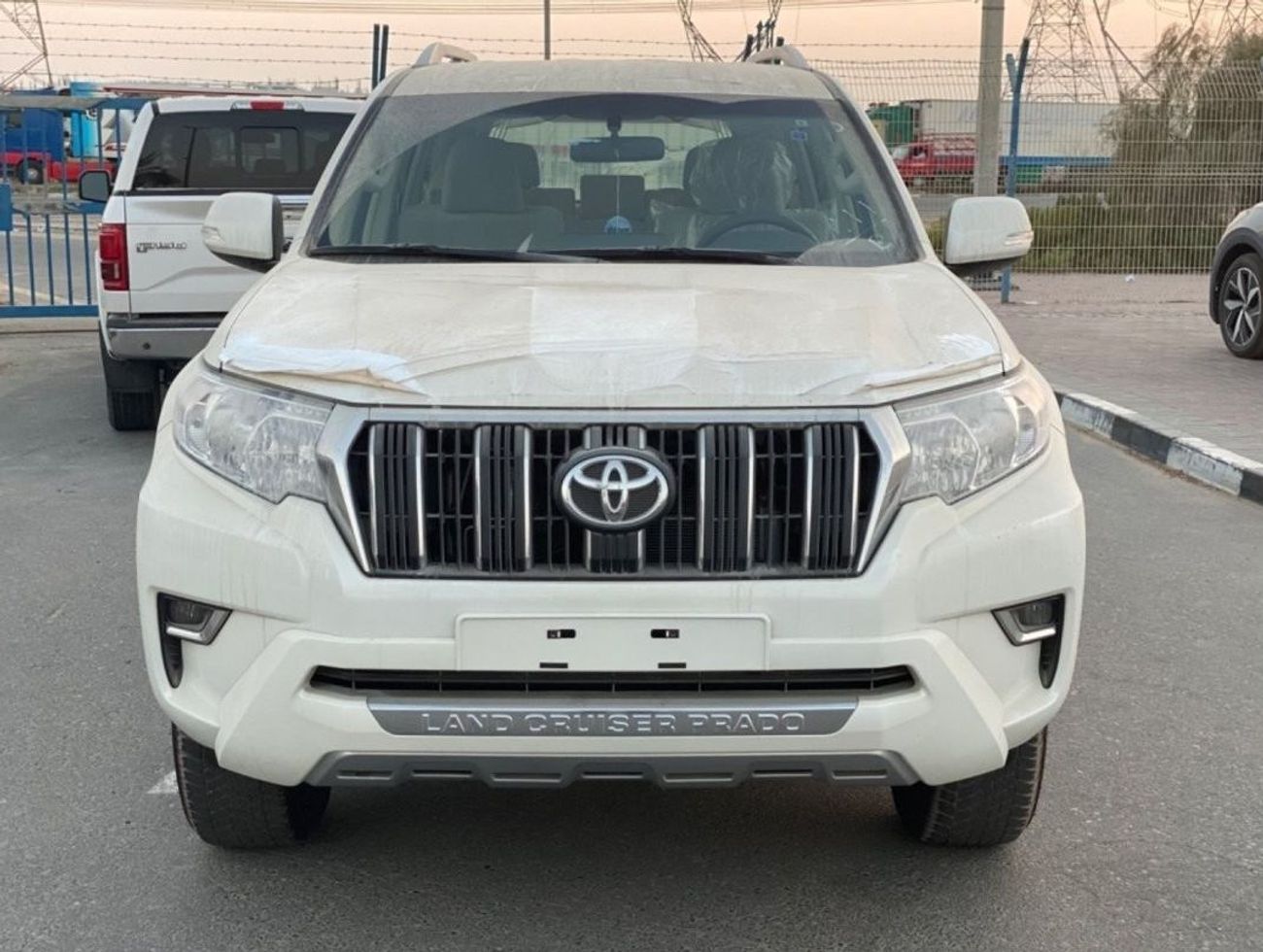 Toyota Prado TXL 2.7 L| 4V 4WD | Petrol | automatic | Brand new