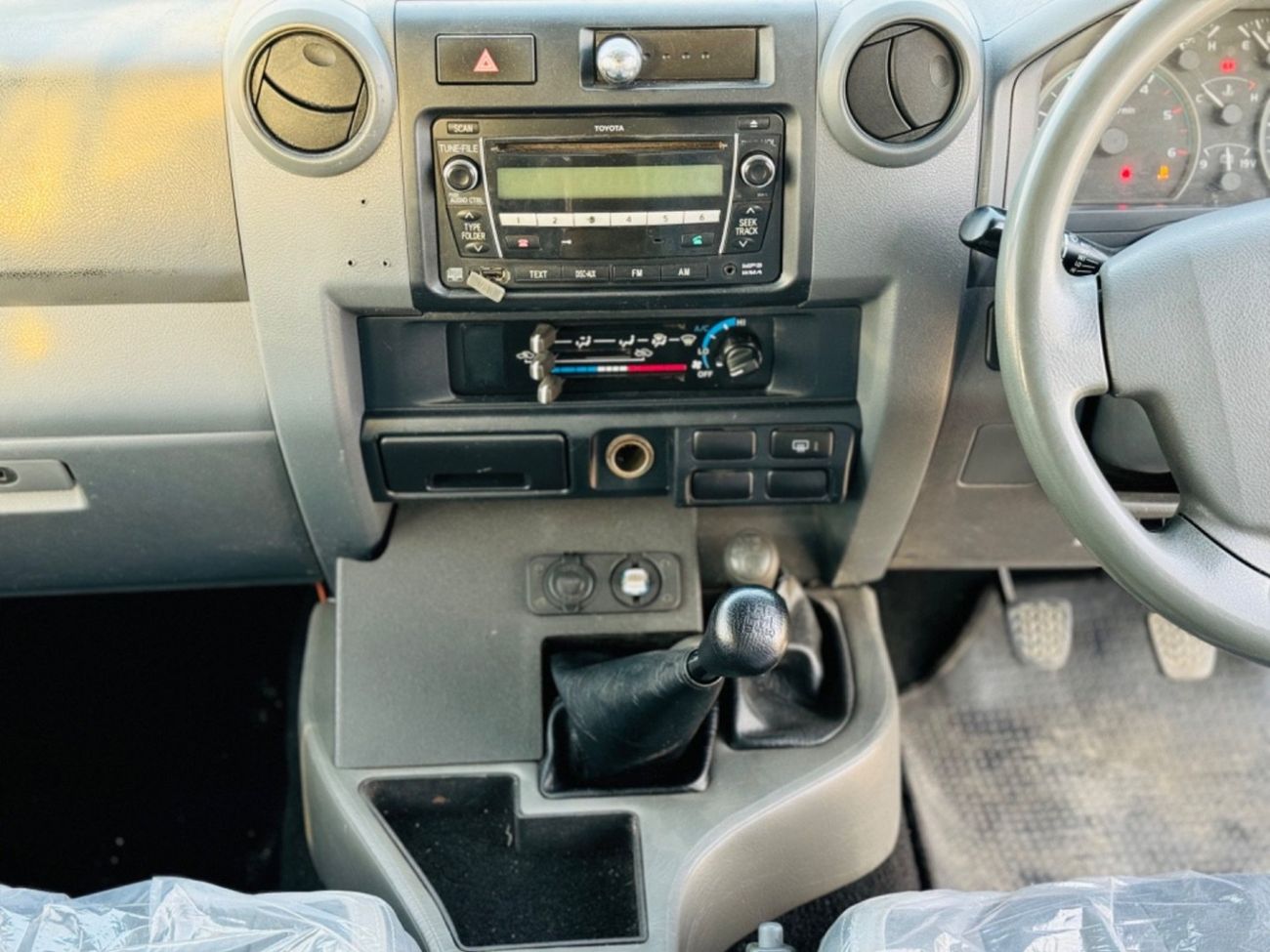 تويوتا لاند كروزر 70 Toyota Land Cruiser hardtop 5 door