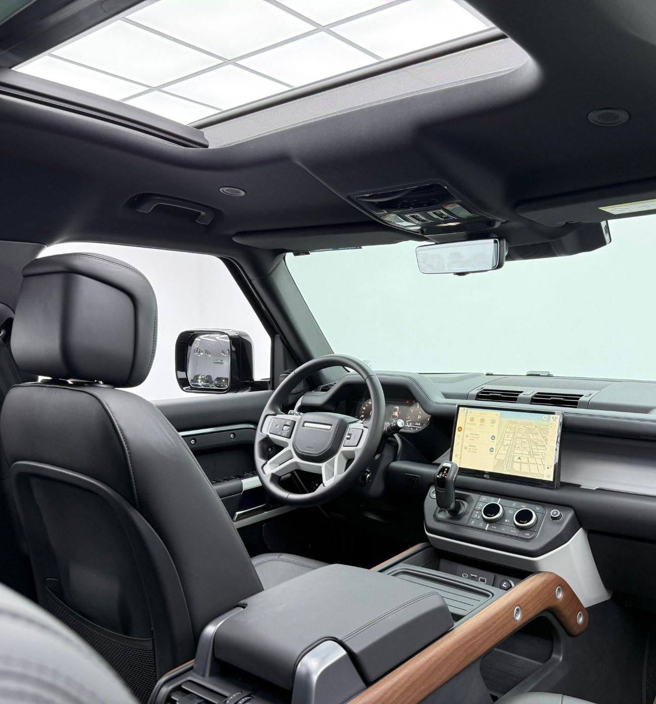 Land Rover Defender 110 X-Dynamic HSE P400 3.0L 2024 Land Rover Defender 110 HSE Dynamic P400, 2028 Agency Warranty  Ser