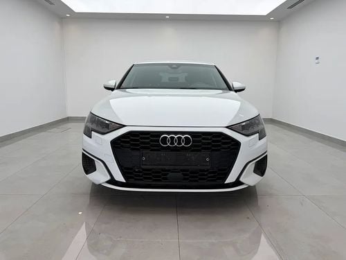 أودي A3 35 TFSI S Line 1.4L 35 TFSI - GCC Specs - Like New!