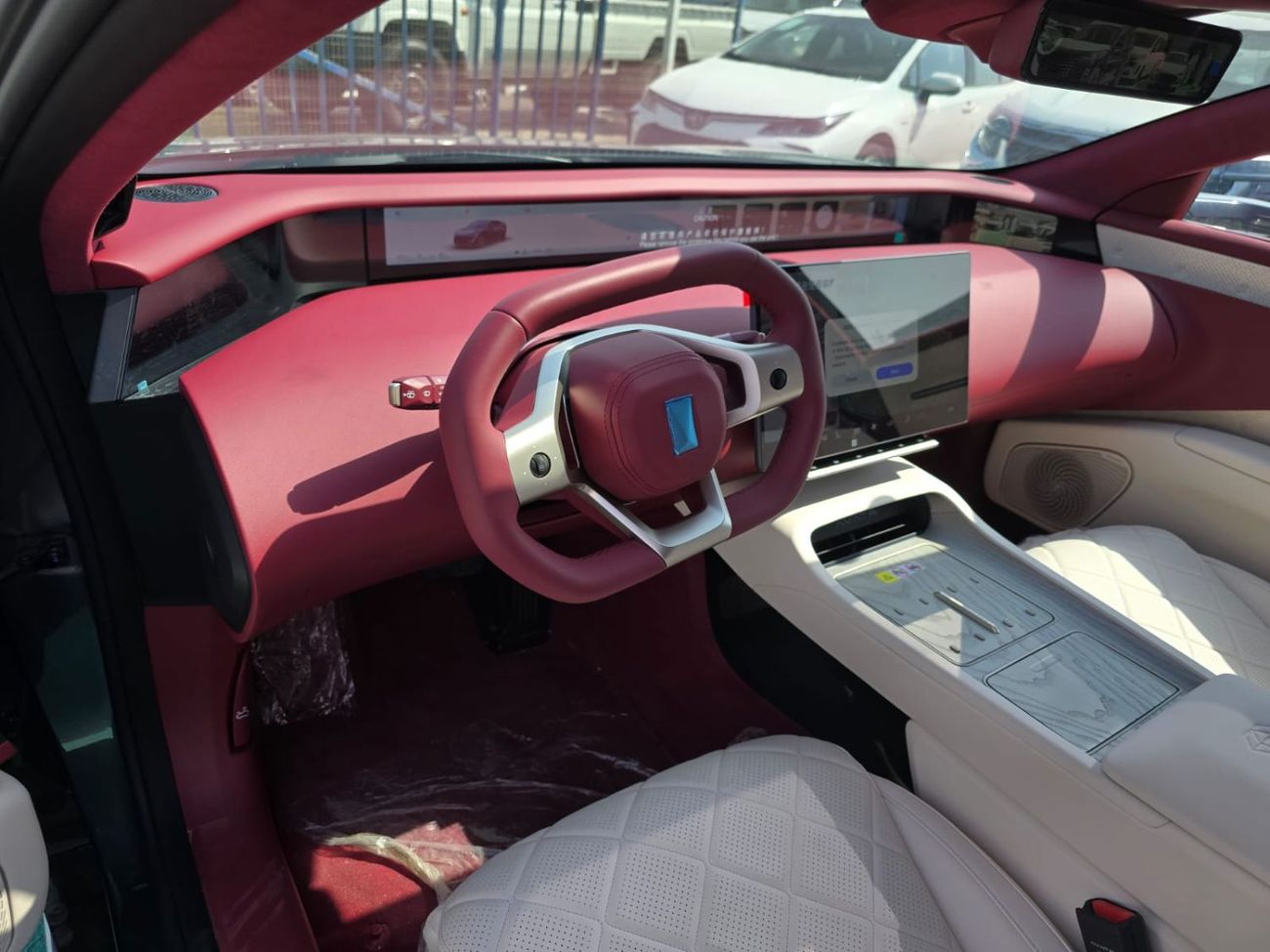 أفاتر 12 GT AWD