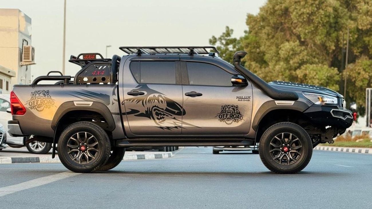 تويوتا هيلوكس OFF-ROAD MODIFIED | DOUBLE CABIN | HEAVY FRONT BUMPER | POWER SEATS | 2.8L | AUTOMATIC | 2022 | SNOR