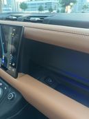 Land Rover Defender P400 110 X-Dynamic SE 3.0L (7 Seater)