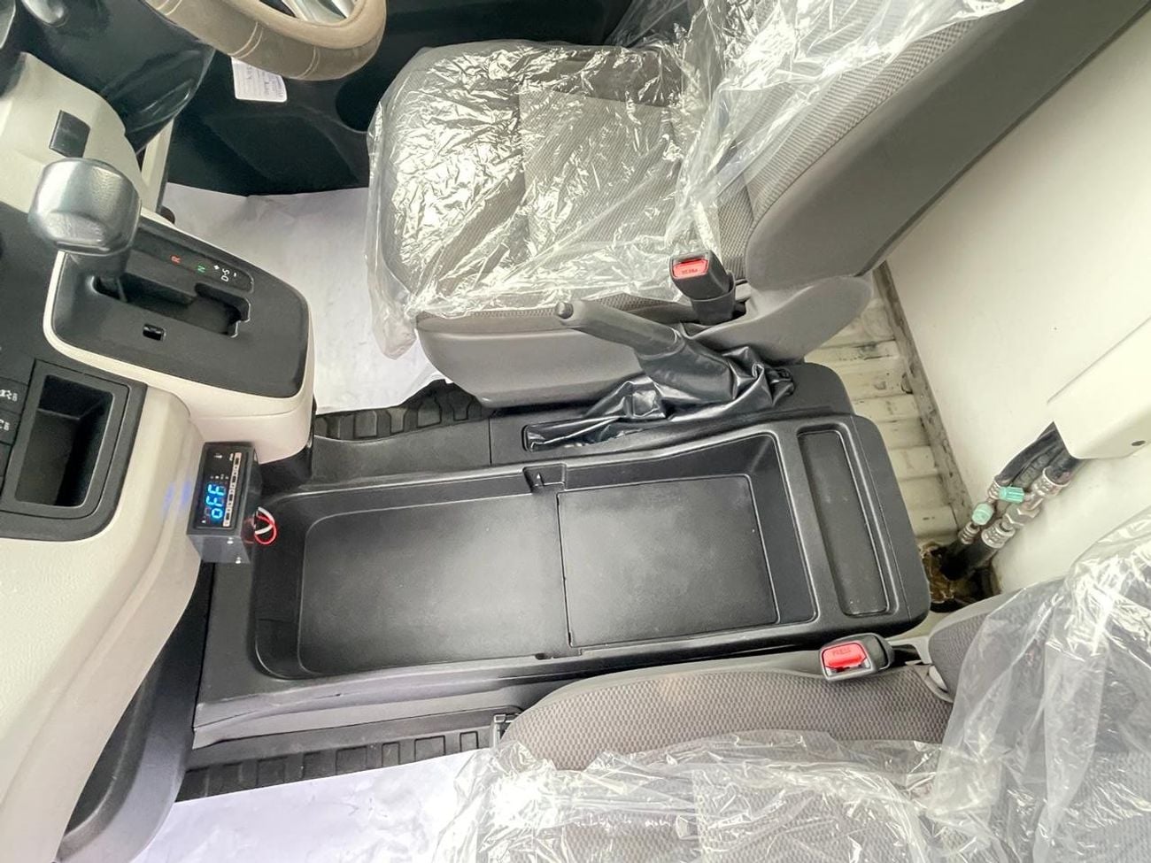 Toyota Hiace DLS - STD ROOF Right Hand Drive