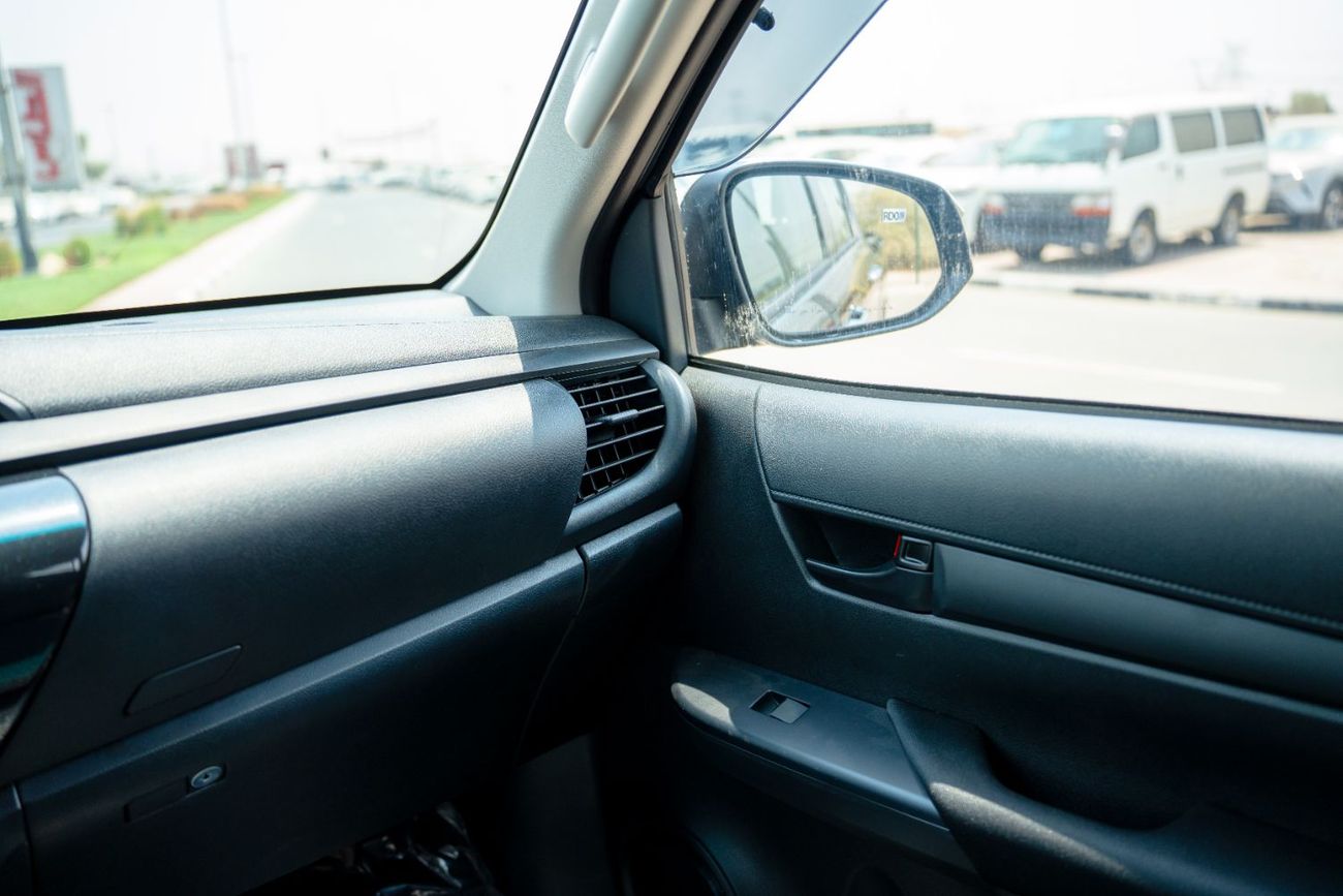 تويوتا هيلوكس Toyota Hilux 2025 2.4L Diesel 4WD Double Cab Manual