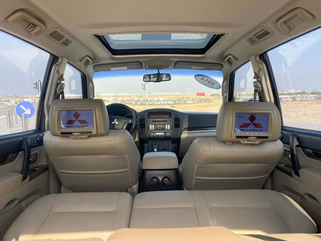 ميتسوبيشي باجيرو GLS 3.8L Mitsubishi Pajero 2014 3.8L full option v6 GCC accident-free in excellent condition