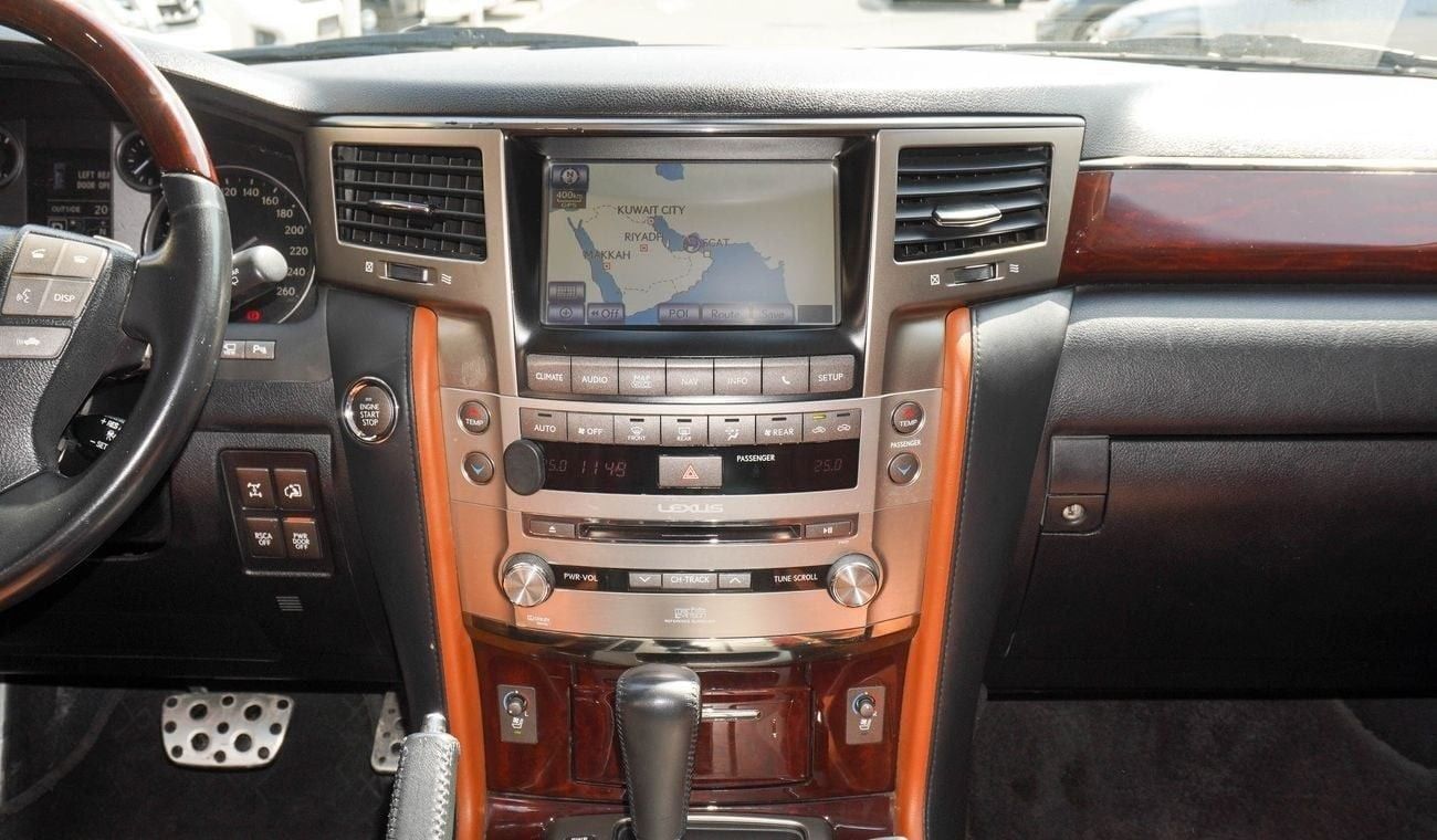 Lexus LX 570 S