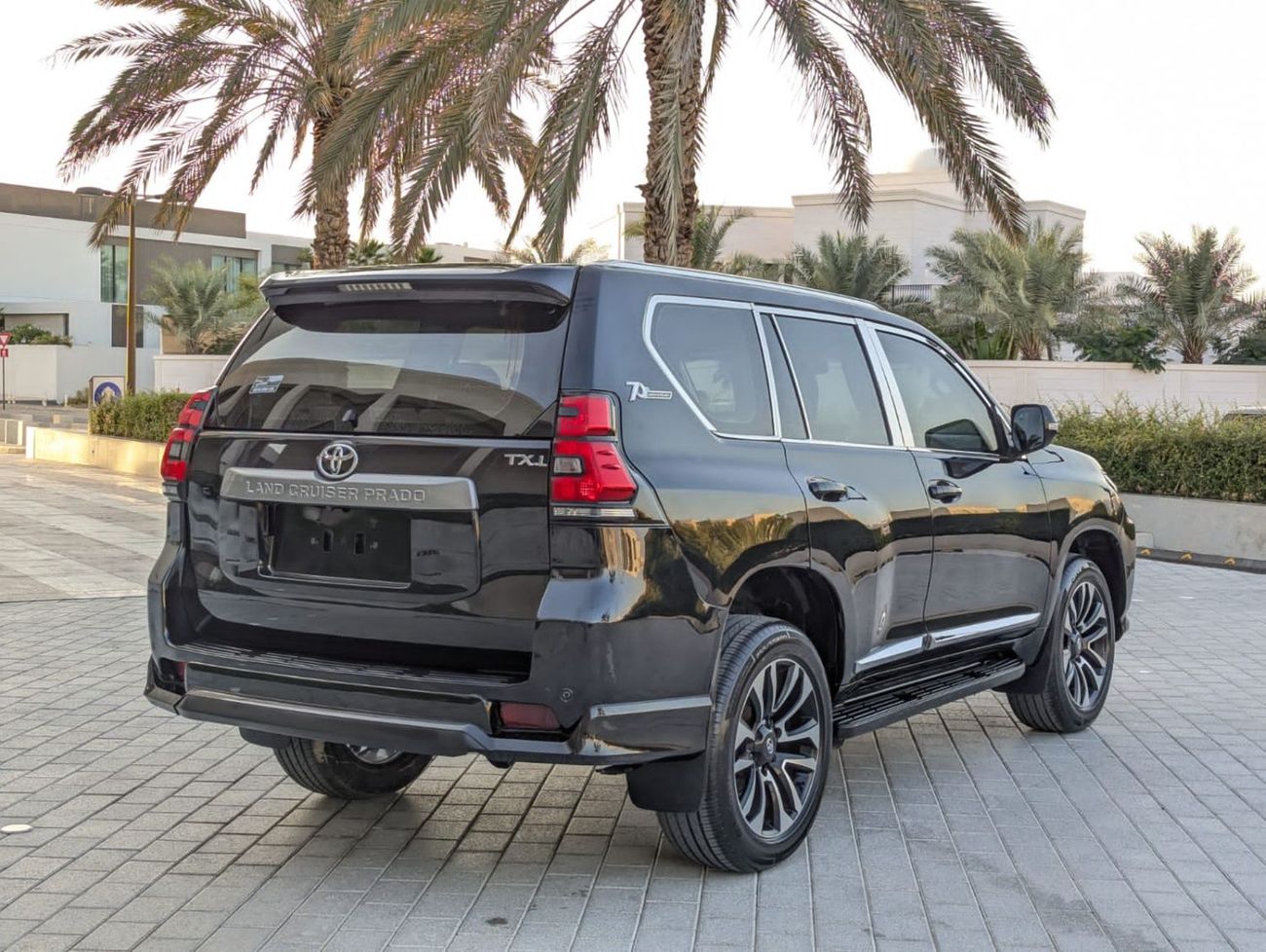 Toyota Prado Toyota Prado 2019 Black colour LHD Gcc specs 4x4