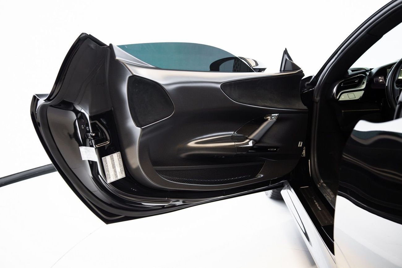 فيراري SF90 ستراديل Std