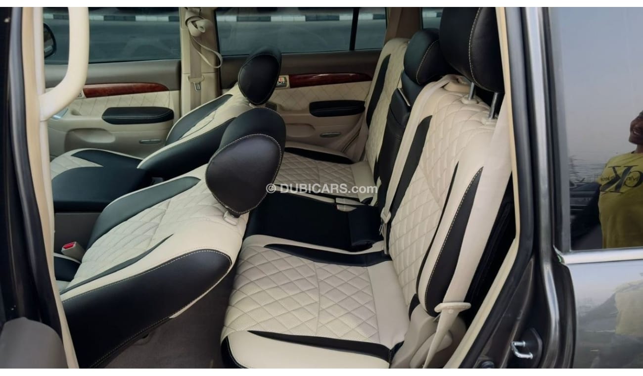 Toyota Prado 2007 | PETROL 3.7L | PREMIUM TWO TONE LEATHER SEATS | LCD DISPLAY PANEL | GOOD CONDITION