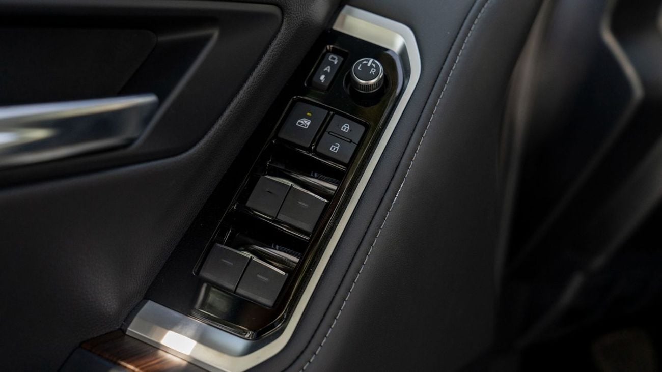 Toyota Land Cruiser LC VX 3.3D\(LHD) TOYOTA LAND CRUISER LC300 VX 3.3D AT MY2025 – BLACK