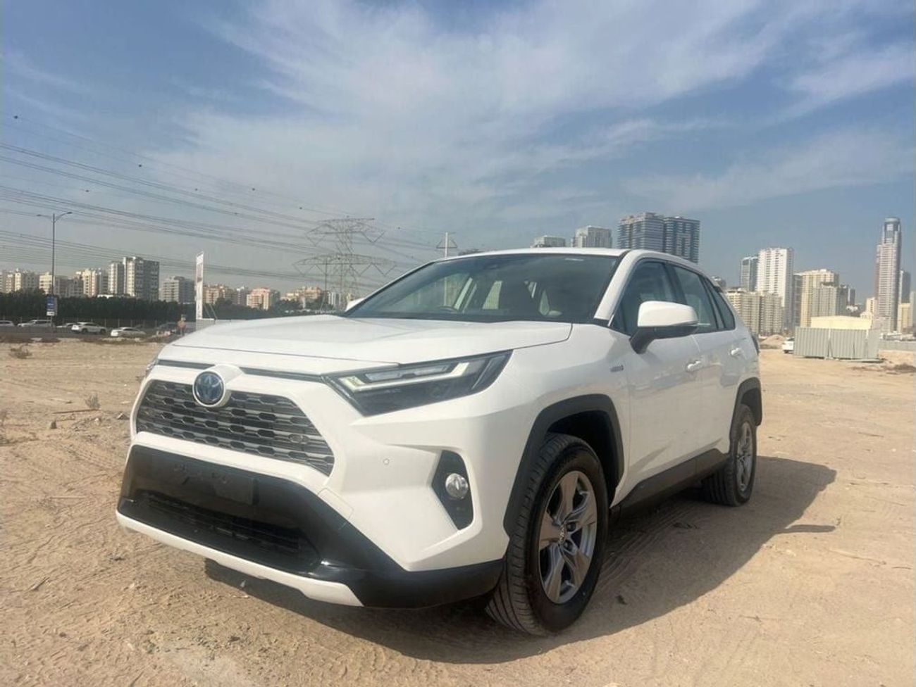 تويوتا راف ٤ hybrid petrol 2.5 liter right hand with  radar drive push start push start