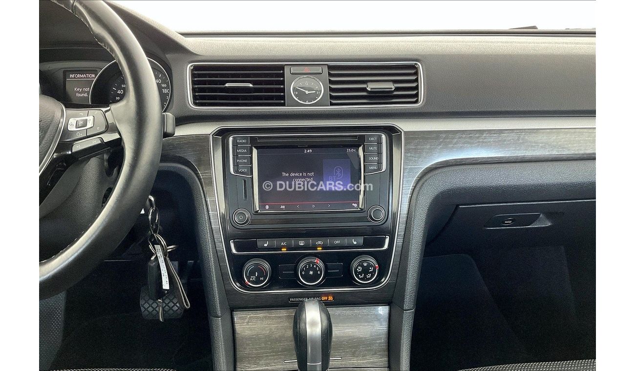 Volkswagen Passat SE