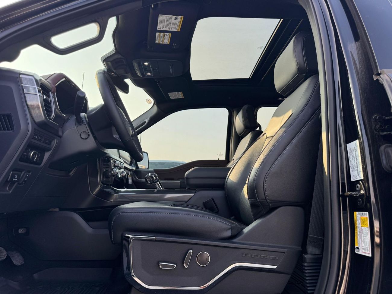 Ford F 150 Lariat Special Edition 3.5L Lariat 3.5L Petrol V6 2023 Export Price @ 165,000 AED