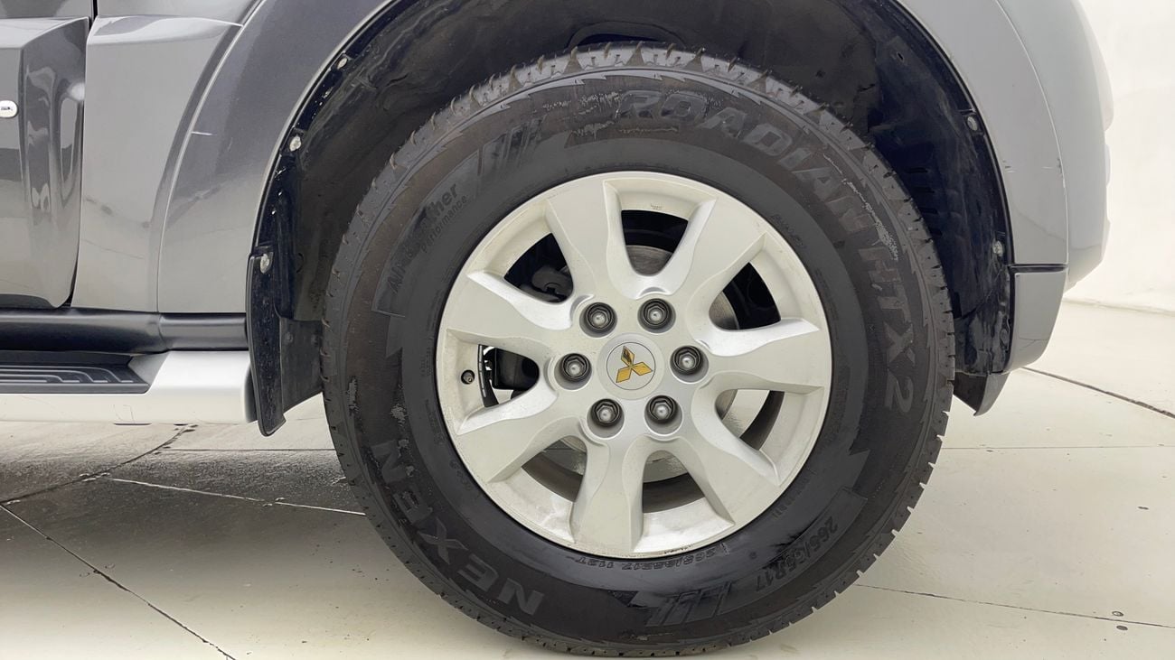 Mitsubishi Pajero GLS MIDLINE 3 | Zero Down Payment | Home Test Drive