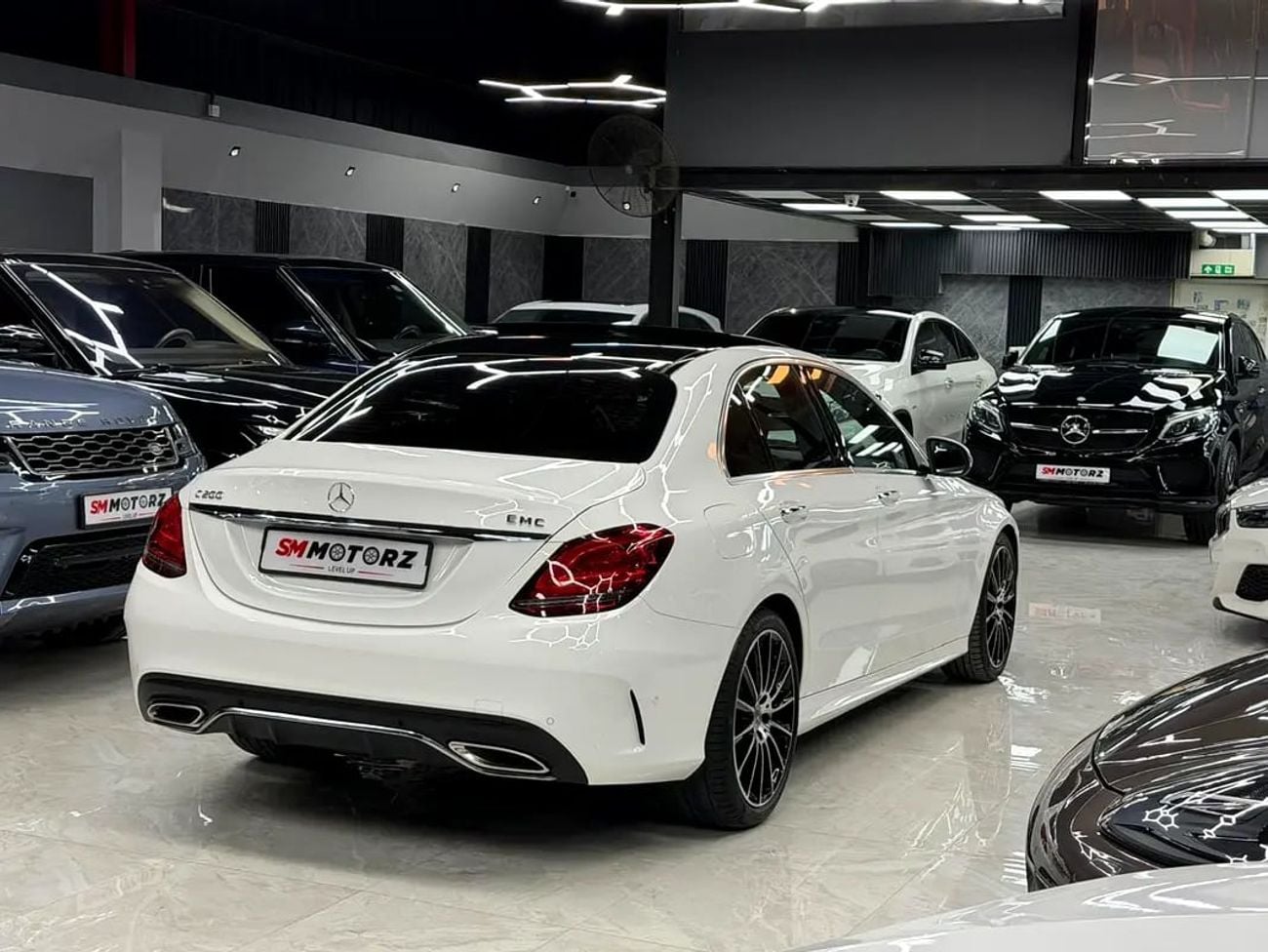مرسيدس بنز C 200 AMG