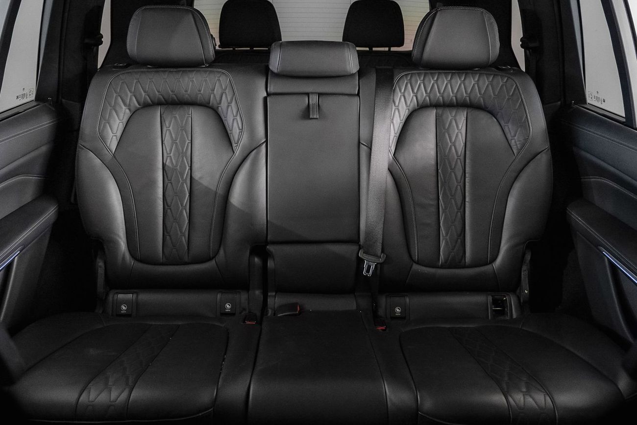 بي أم دبليو X7 M50i 4.4L (523 HP)