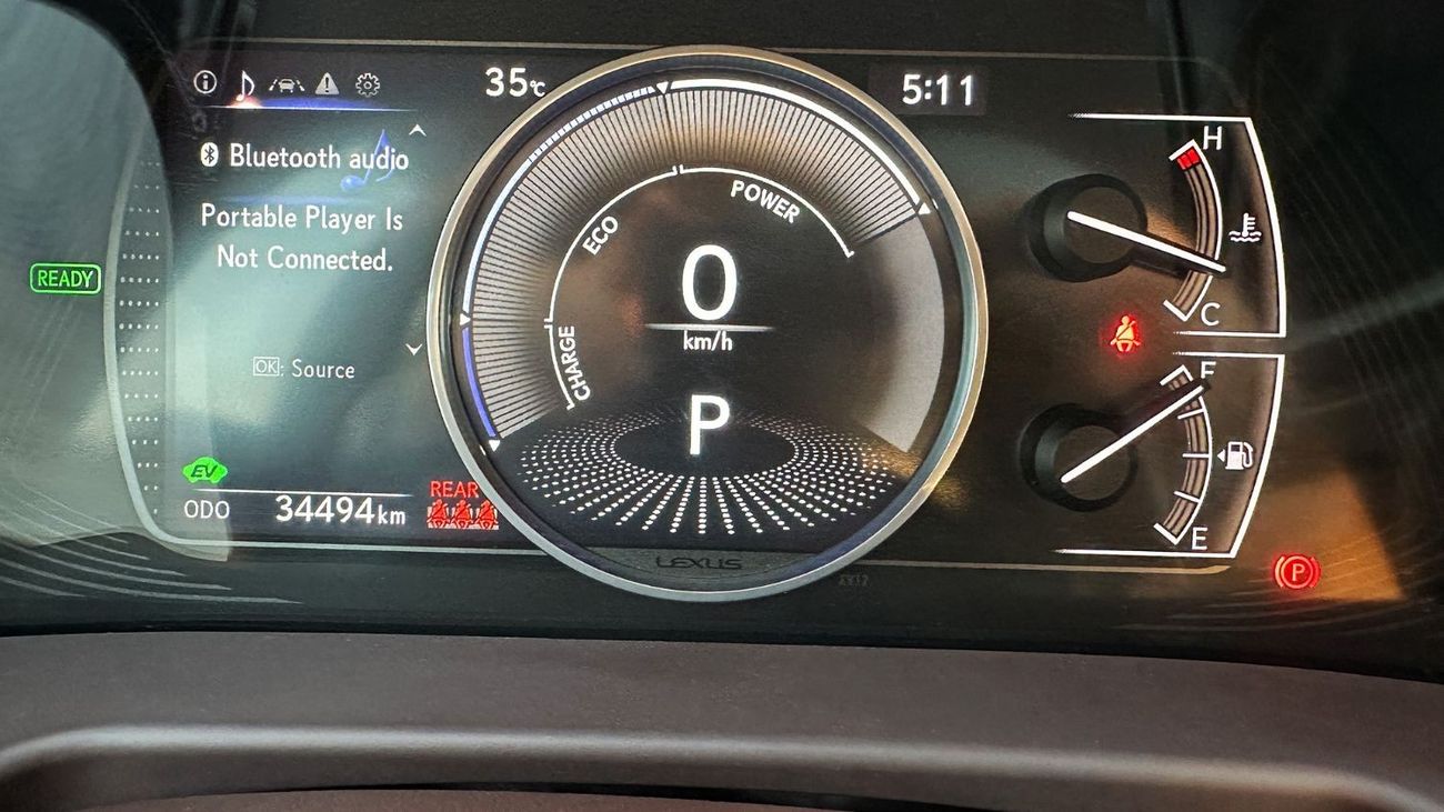 Lexus ES300h 2.5L Hybrid 4 Cylinders Full Service History 2021 GCC