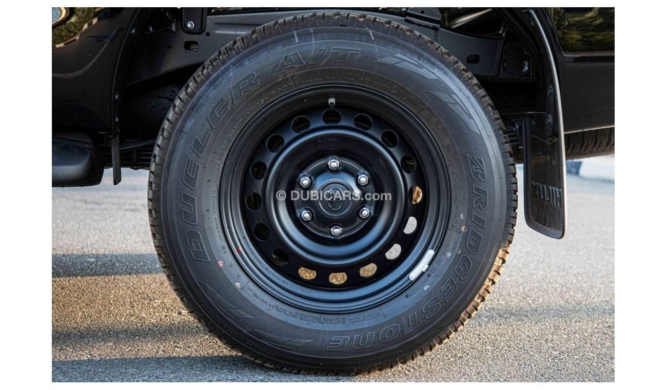 تويوتا هيلوكس 2023 Toyota Hilux 4x4 DC 2.8 D MT SR5 - Export Only