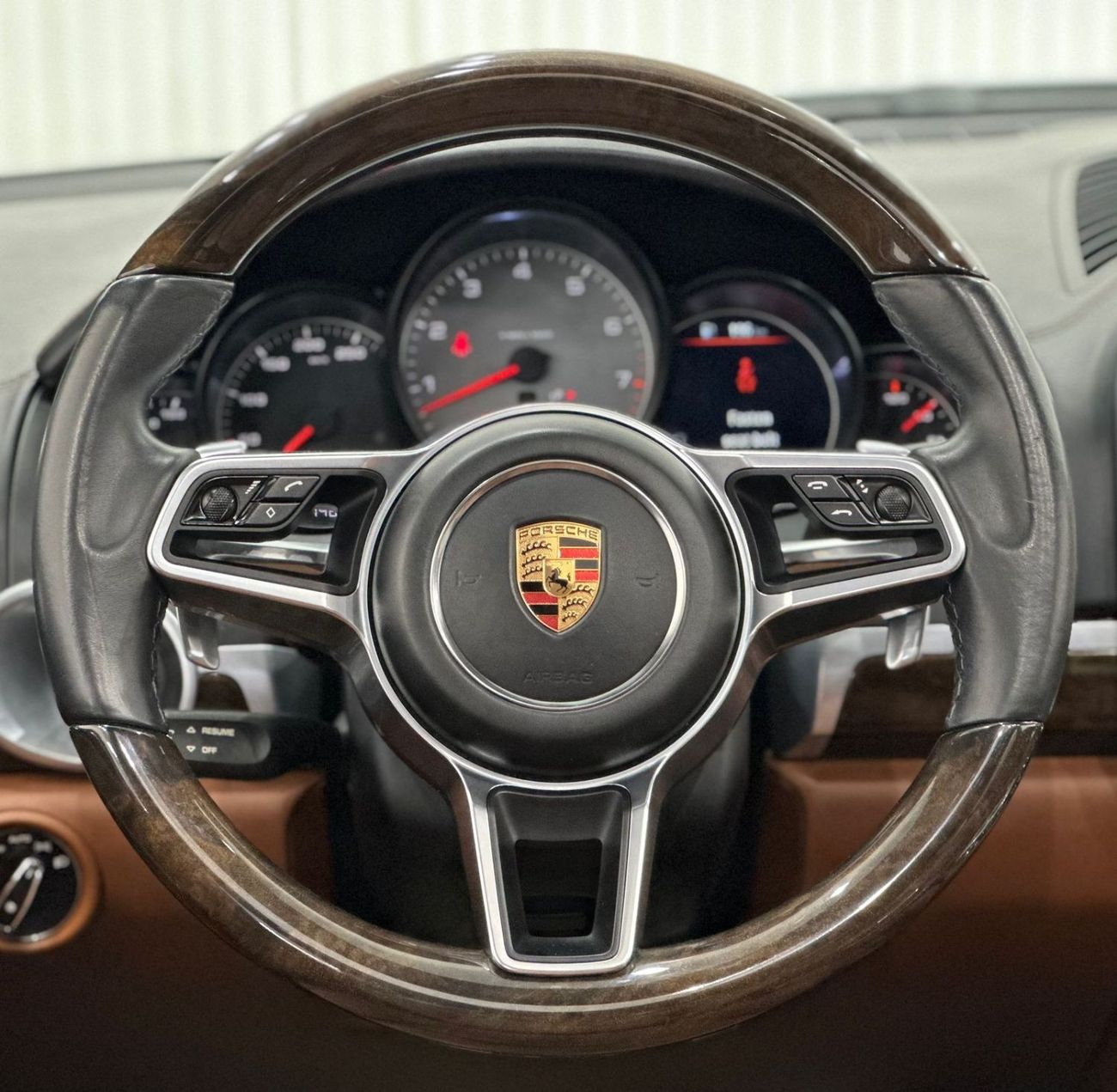 Porsche Cayenne 2017 Porsche Cayenne S Platinum Edition, Warranty, Full Options, Very Low Kms, GCC