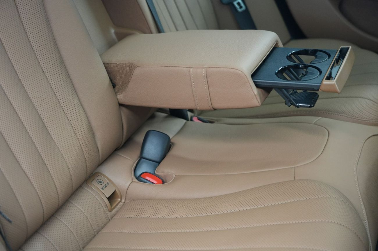 مرسيدس بنز E200