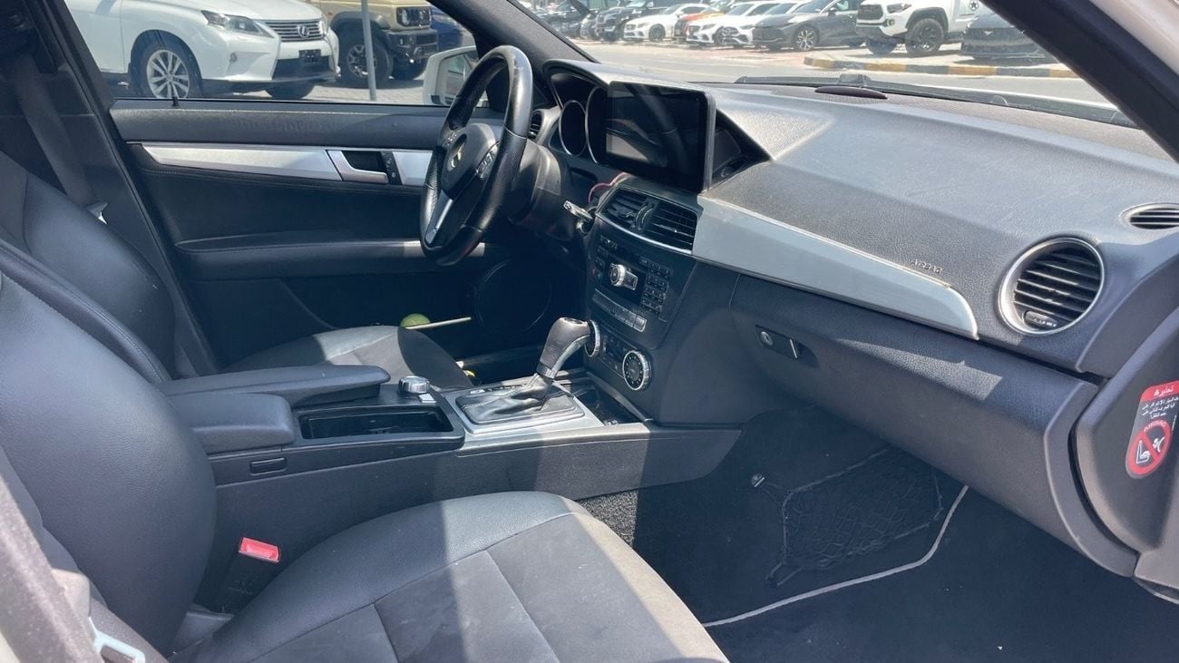 مرسيدس بنز C 200 AMG GCC, Full Option