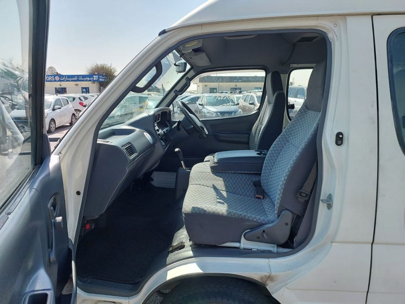 Toyota Hiace (RAMADAN OFFER) TOYOTA HIACE VAN RHD 2001 MODEL 3.0 L DIESEL AUTOMATIC(PM07214)