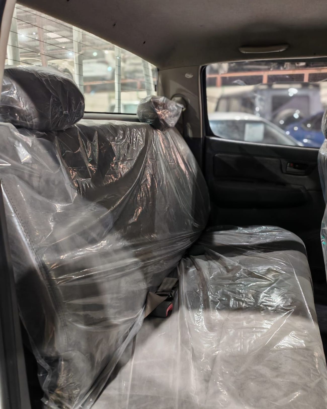 تويوتا هيلوكس V4 DIESEL RIGHT HAND