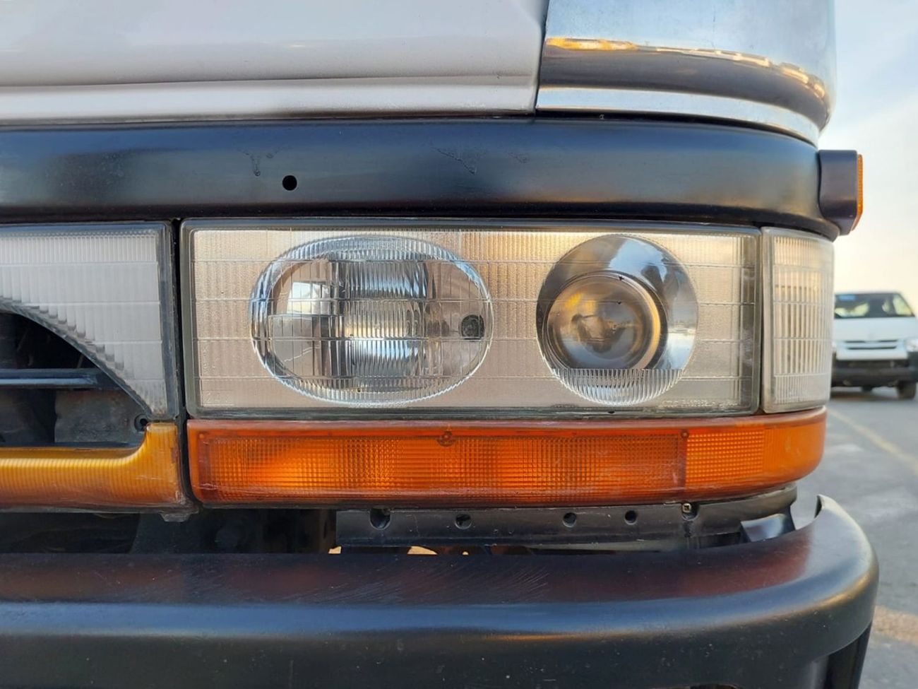 ميتسوبيشي فوسو كانتير MITSUBISHI CANTER TRUCK RHD 1996 MODEL 4.5 L DIESEL MANUAL(PM23015)