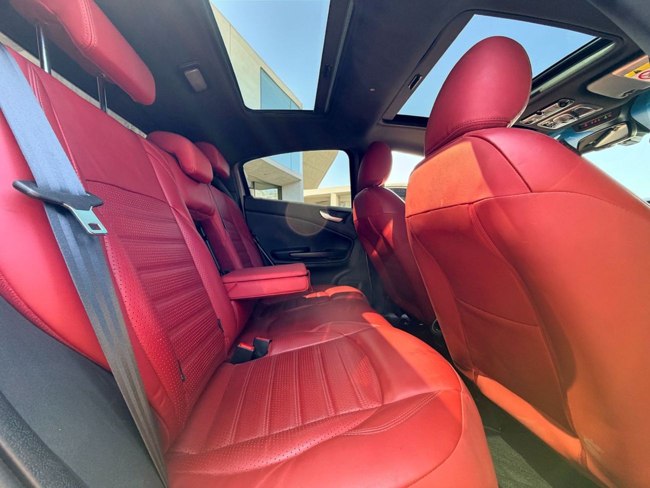 ألفا روميو جوليتا Veloce 1.8L