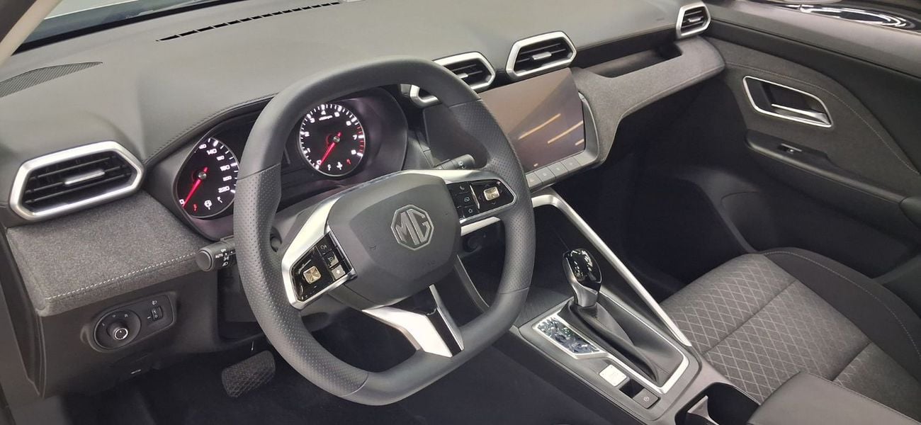 أم جي ZS LUX COM