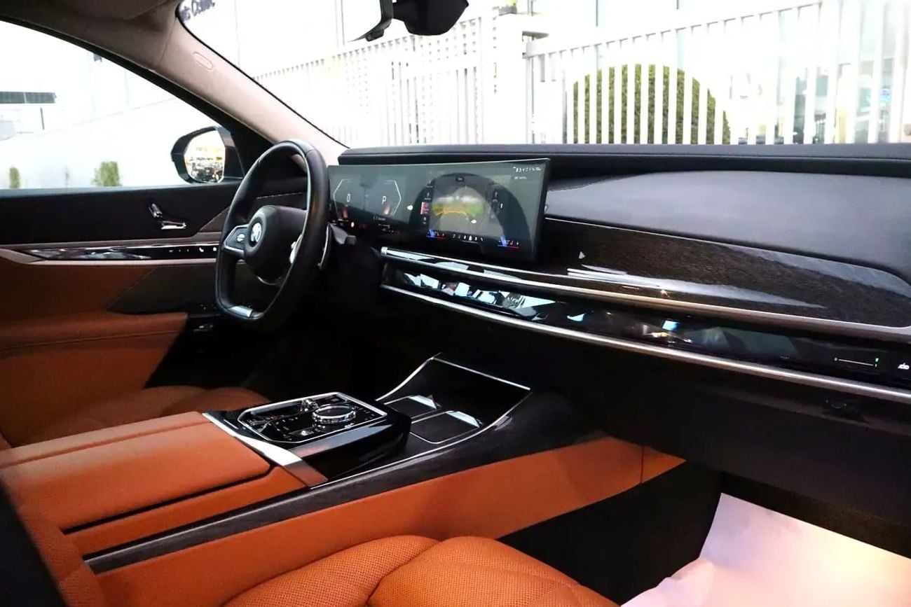 BMW 735i DESIGN PURE EXCELLENCE BMW 7 Series 735 2025 GCC specs