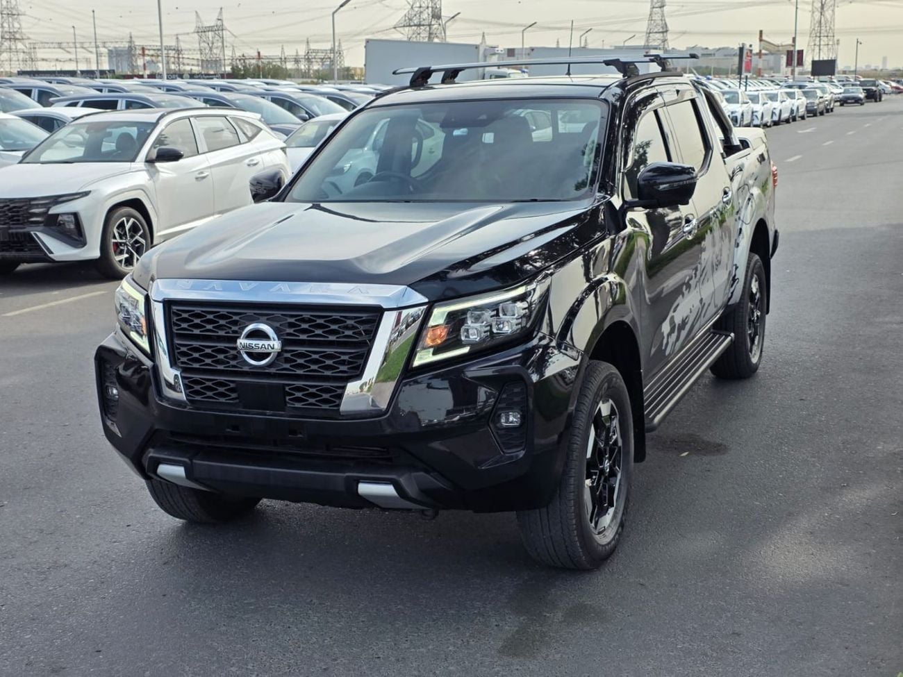 نيسان نافارا NISSAN NAVARA 2023 BLACK 4WD AT DIESEL = RIGHT HAND