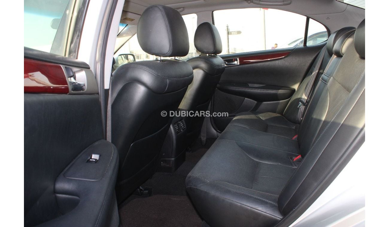 لكزس ES 330 لكزس ES 330 بحالة ممتازة وارد كوريا أوراق جمارك