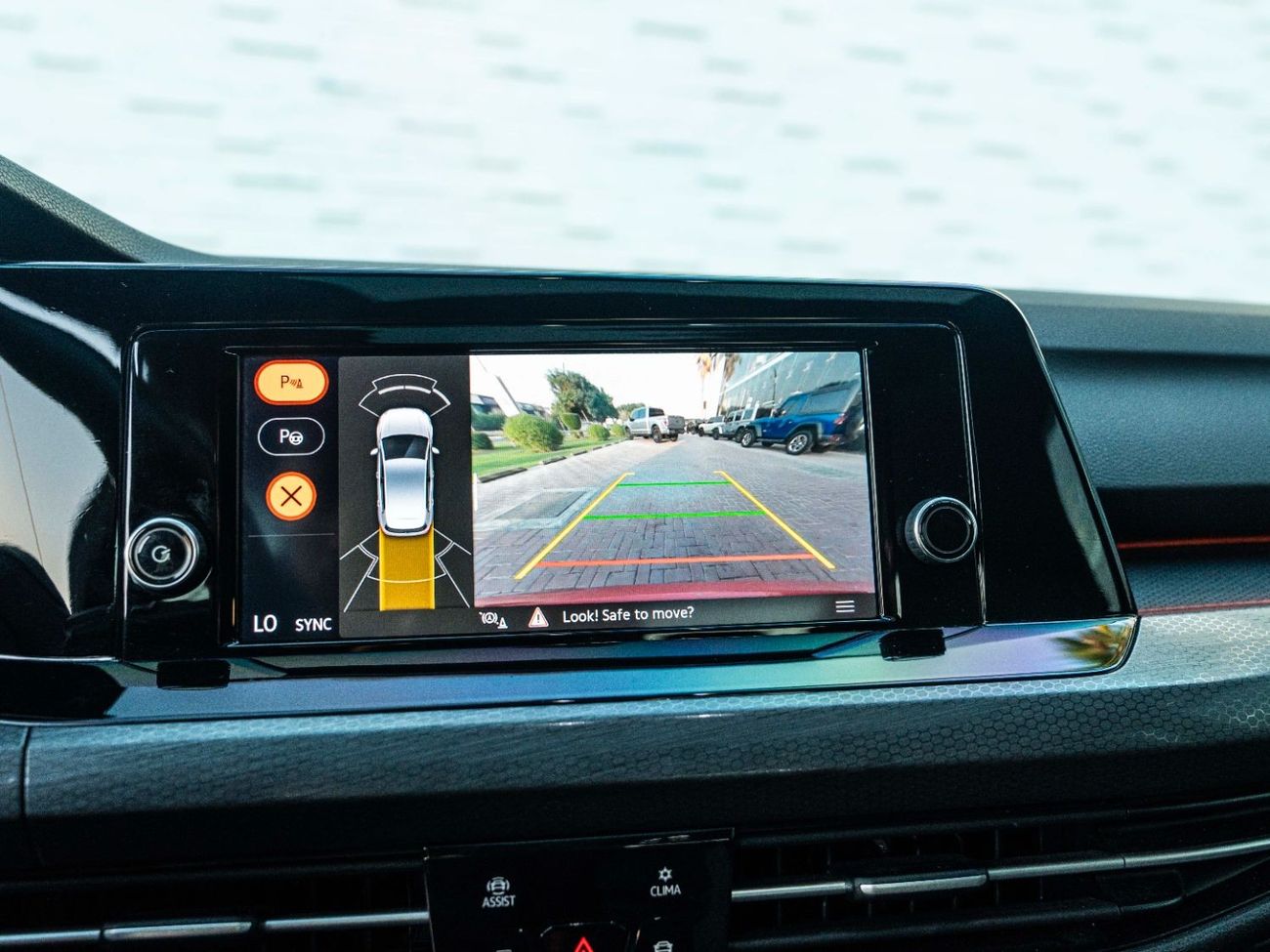 فولكس واجن جولف GTI AED 1,887 PM • GTI P1 MID • ONLY 59,000 KMS • OFFICIAL VOLKSWAGEN SERVICE HISTORY AND WARRANTY