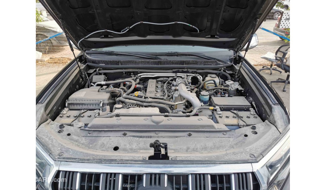 تويوتا برادو 3.0L Diesel, 17" Rims, Sunroof, DRL LED Headlights, Headlight Washers, Cool Box, (CODE # LCTXL08)