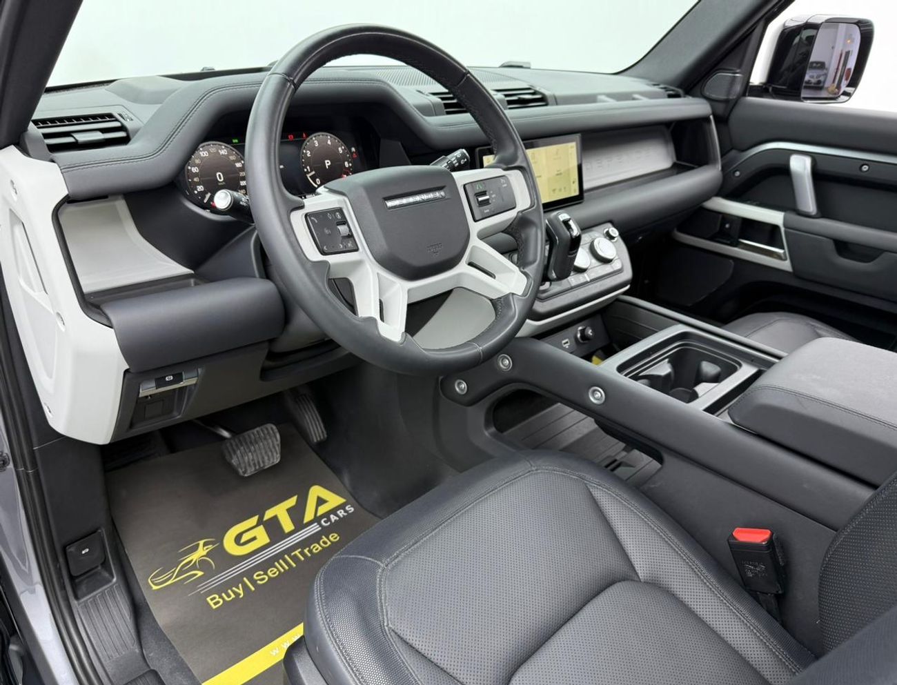 Land Rover Defender P300 110 SE 2.0L (5 Seater) 2024 Land Rover Defender SE P300 110, 2028 LR Warranty, Very Low Km, Ful