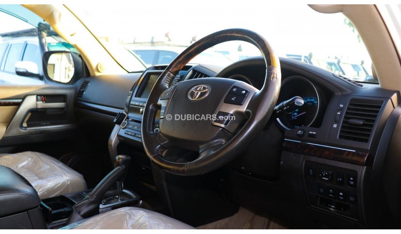 Toyota Land Cruiser SAHARA v8