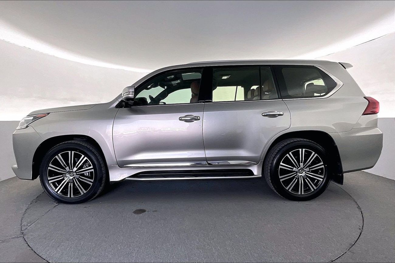 لكزس LX 570 Platinum | National Day Celebration | شامل الضمان | 0 ﺪﻔﻋﺓ ﺃﻮﻟﻯ