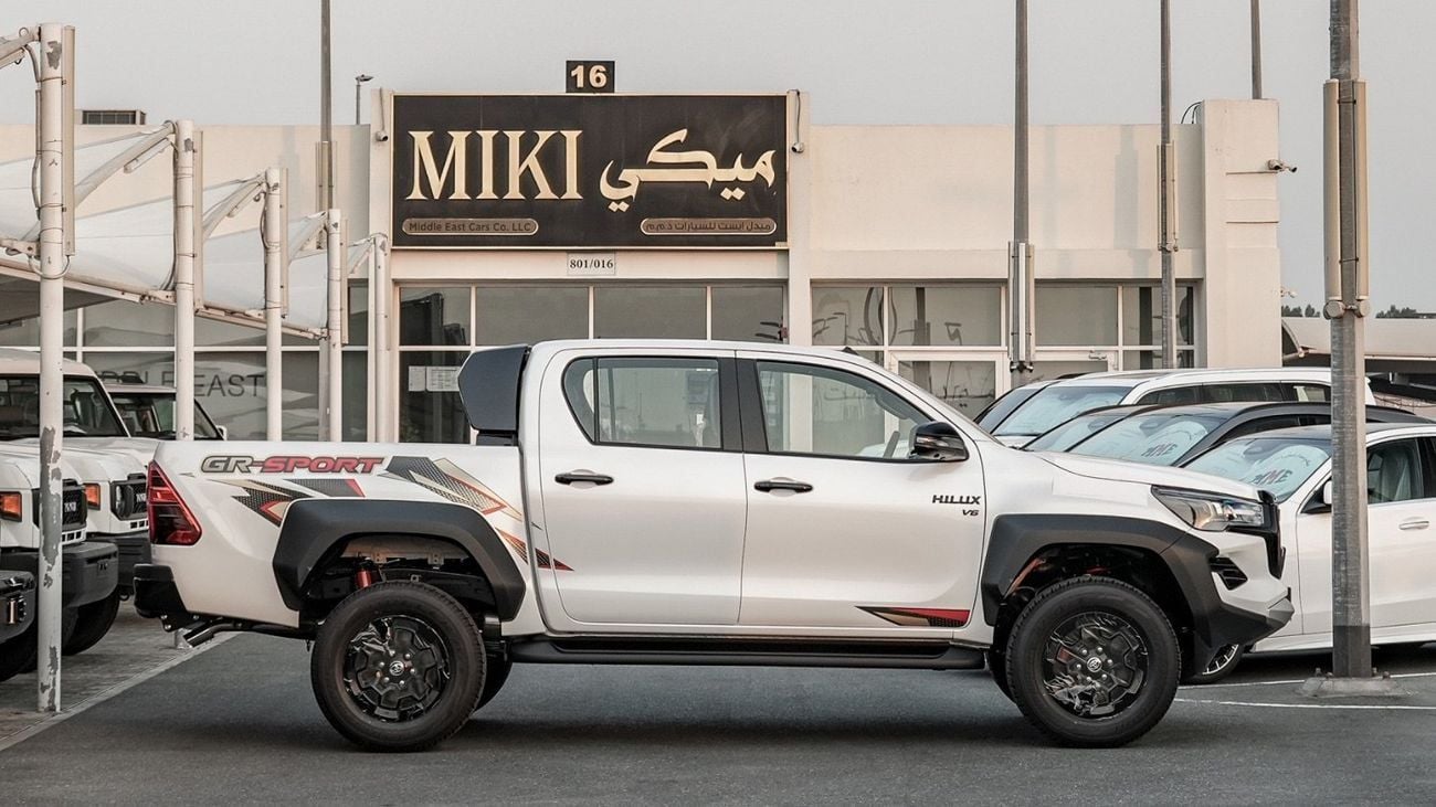 تويوتا هيلوكس GR Sport 4.0L