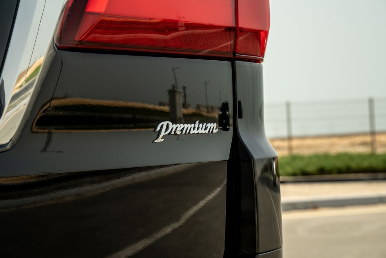 Toyota Granvia 3.5L Premium Premium 2023 3.5L V6 Full Service History GCC