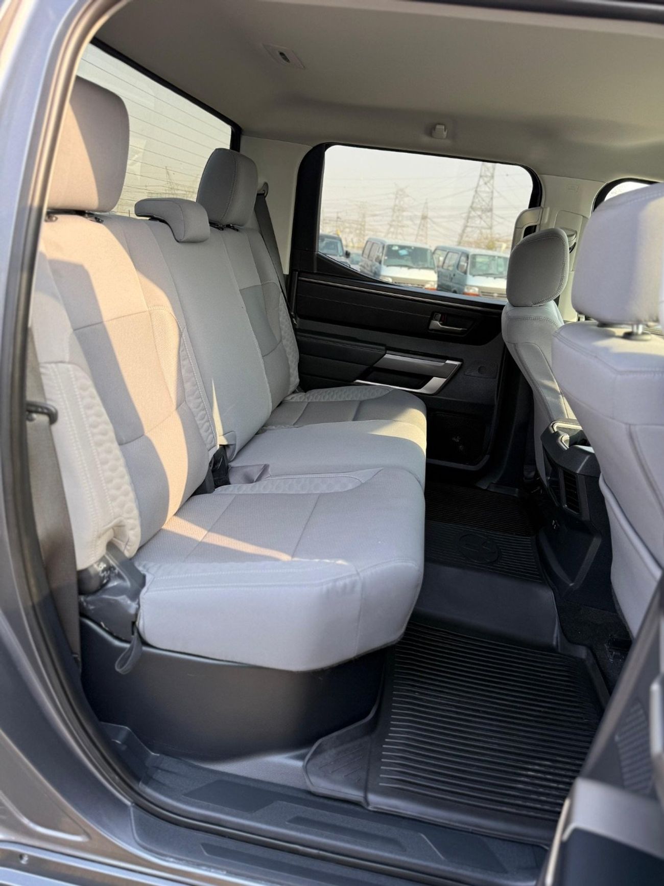 Toyota Tundra 4WD 2024