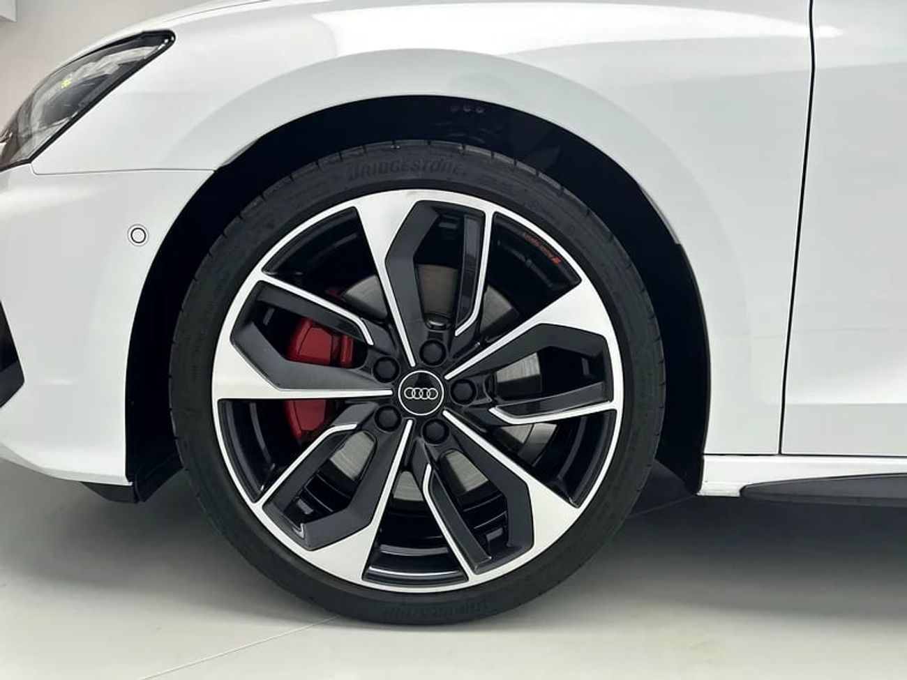 Audi S3 Sedan 2.0 quat 290hp High (Ref# 105731)