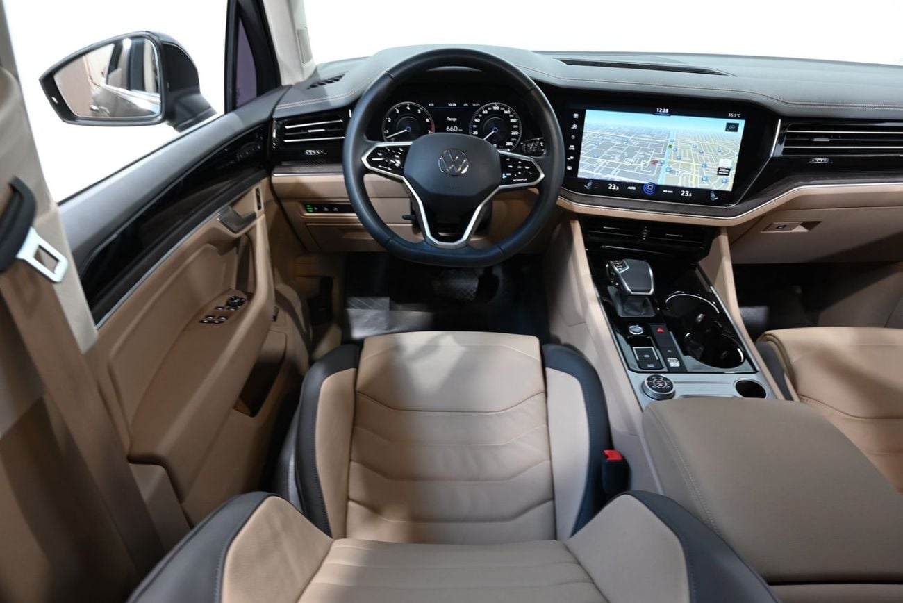 Volkswagen Touareg Atmosphere 2023 Volkswagen Touareg Atmosphere, 8/2028 Ali and Sons Warranty, Ali and Sons Service History, GCC